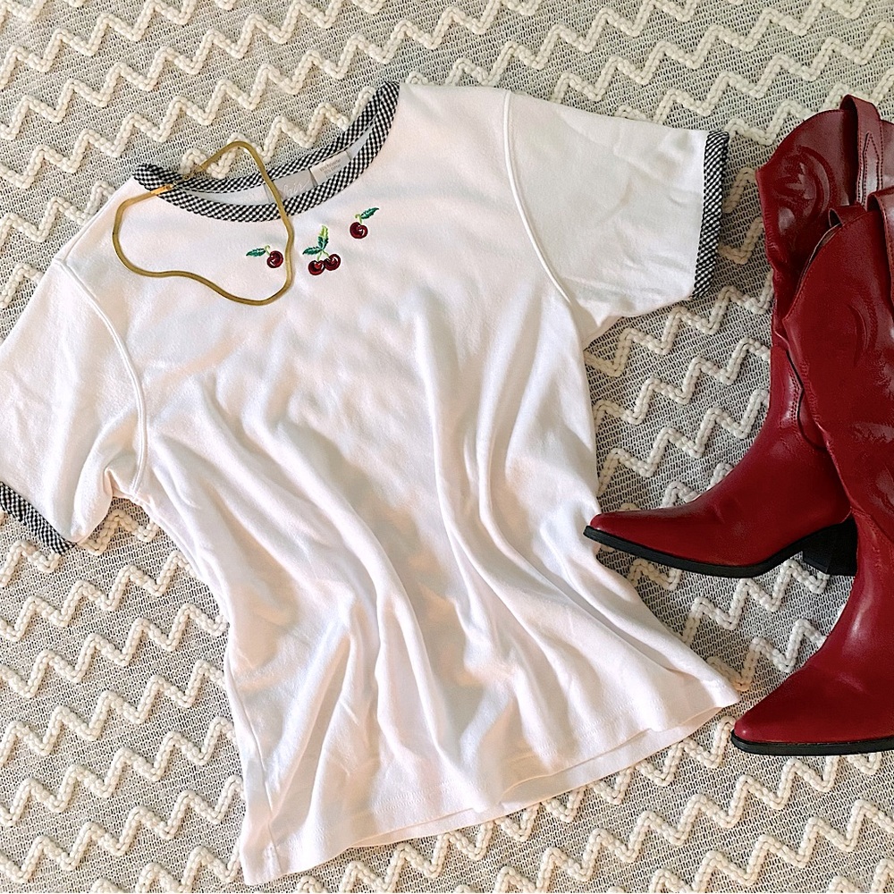 Gingham embroidered cherry top ♥️